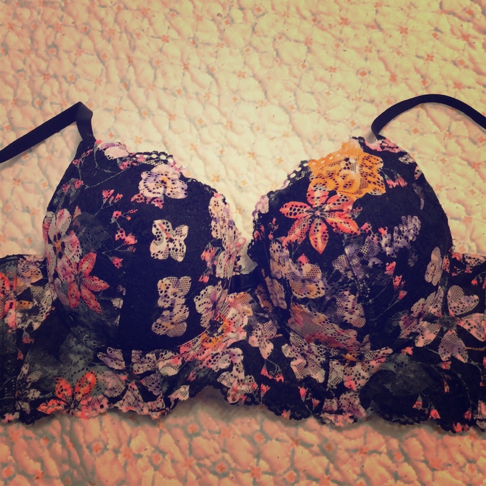 Black Floral H&M bra 36B🌸🖤